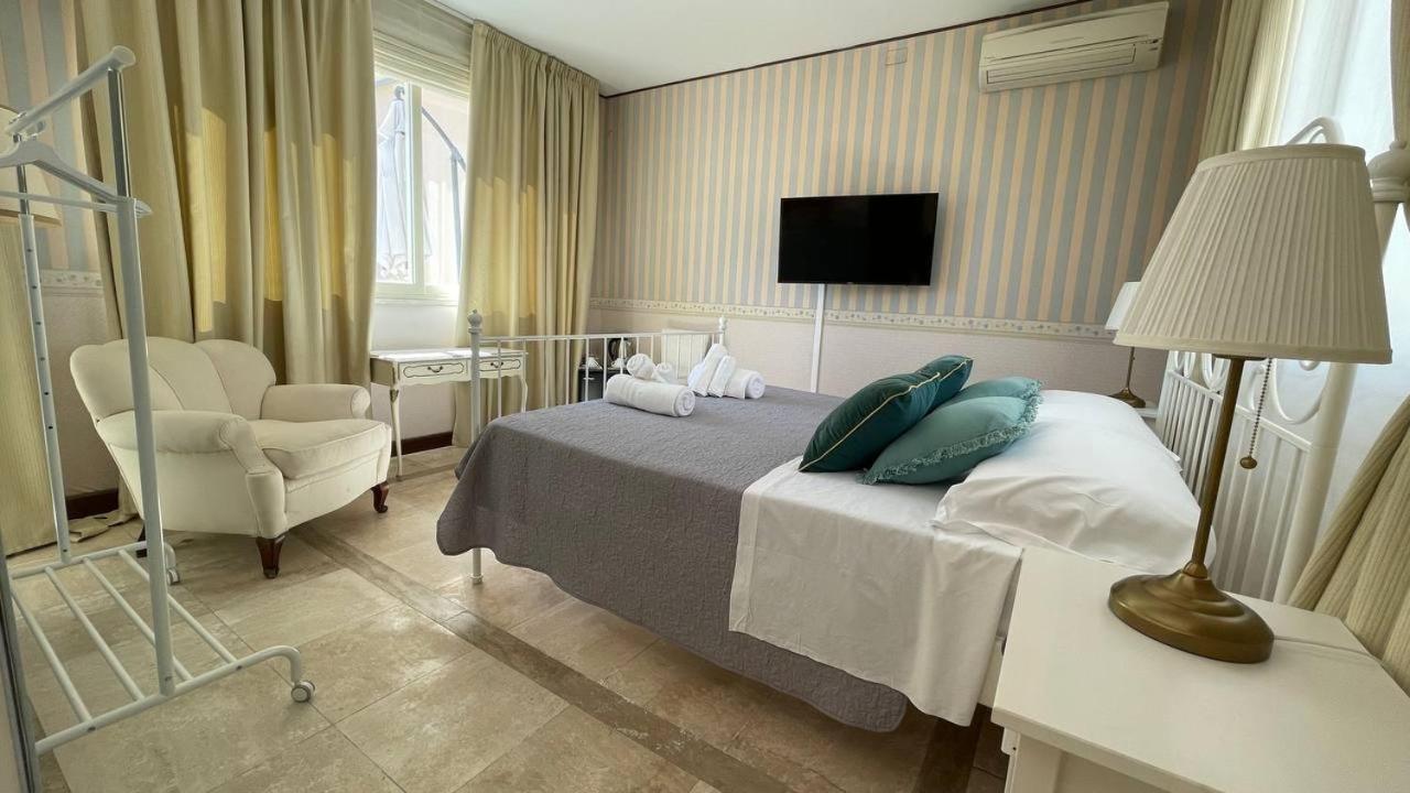Palazzo Chiara Hotel Cagliari Buitenkant foto
