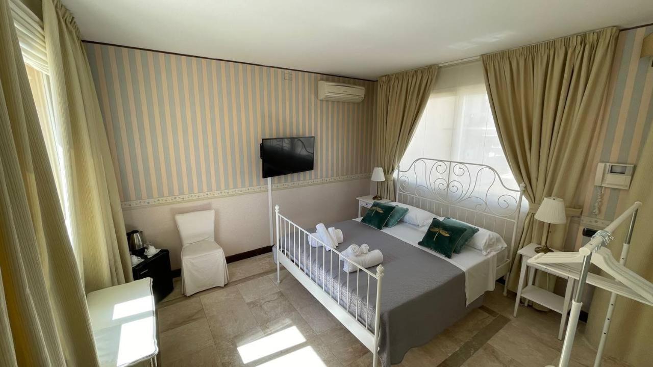 Palazzo Chiara Hotel Cagliari Buitenkant foto