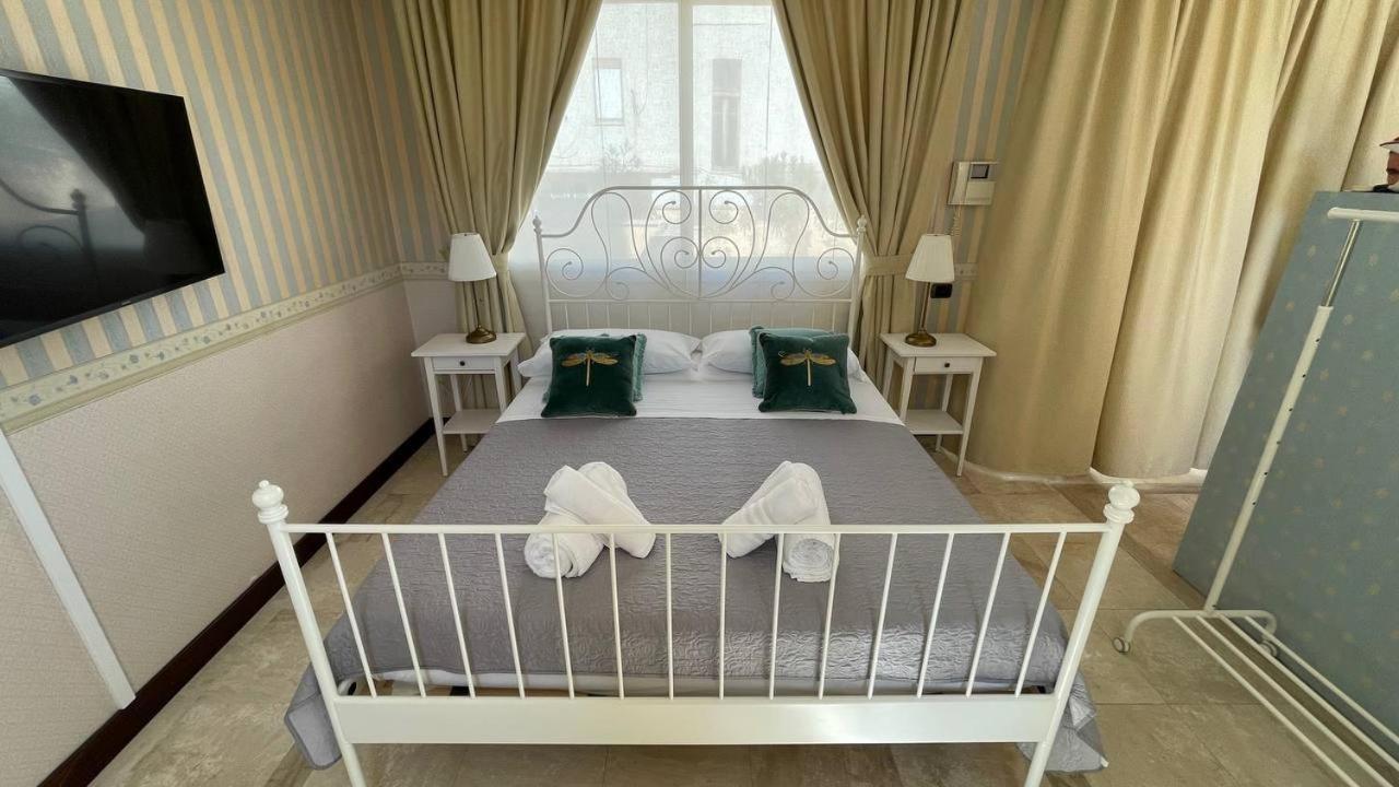 Palazzo Chiara Hotel Cagliari Buitenkant foto