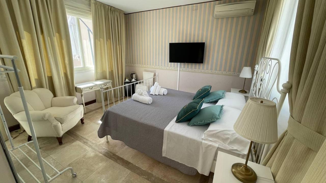 Palazzo Chiara Hotel Cagliari Buitenkant foto